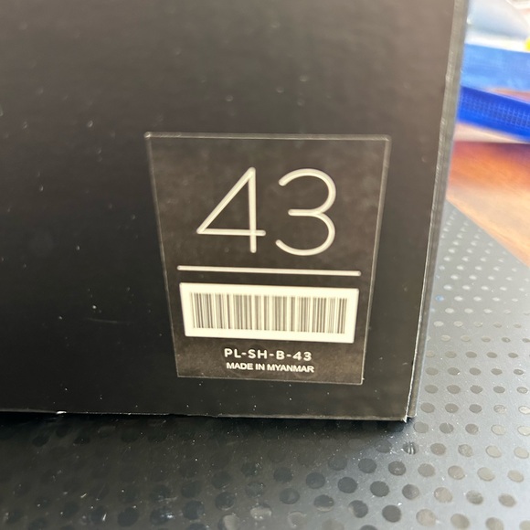 Peloton Black and Red Athletic Shoes - Picture 3 of 3